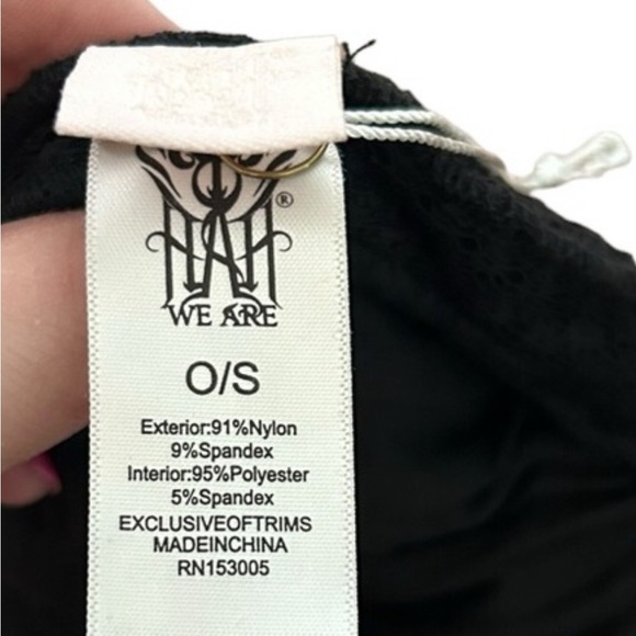 We Are HAH Nite Cap in black lace net - Picture 5 of 5